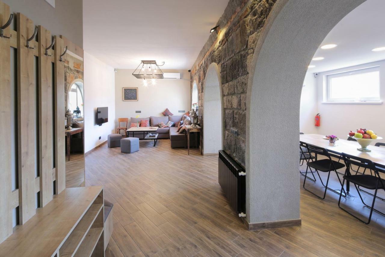 Highland Hostel Jerevan Exteriör bild